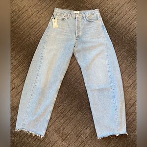 NWT AGOLDE Luna High Rise Pieced Taper Jean in color Void, barrel/bowed leg